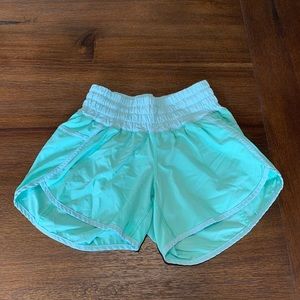 Lululemon Tracker Short II 4-way stretch, Size 4